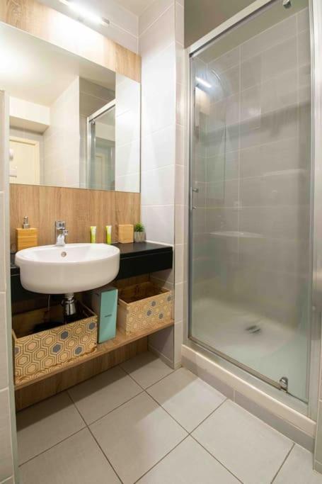 Le Tony Garnier Check In H24 Wifi Apartment Lyon Luaran gambar
